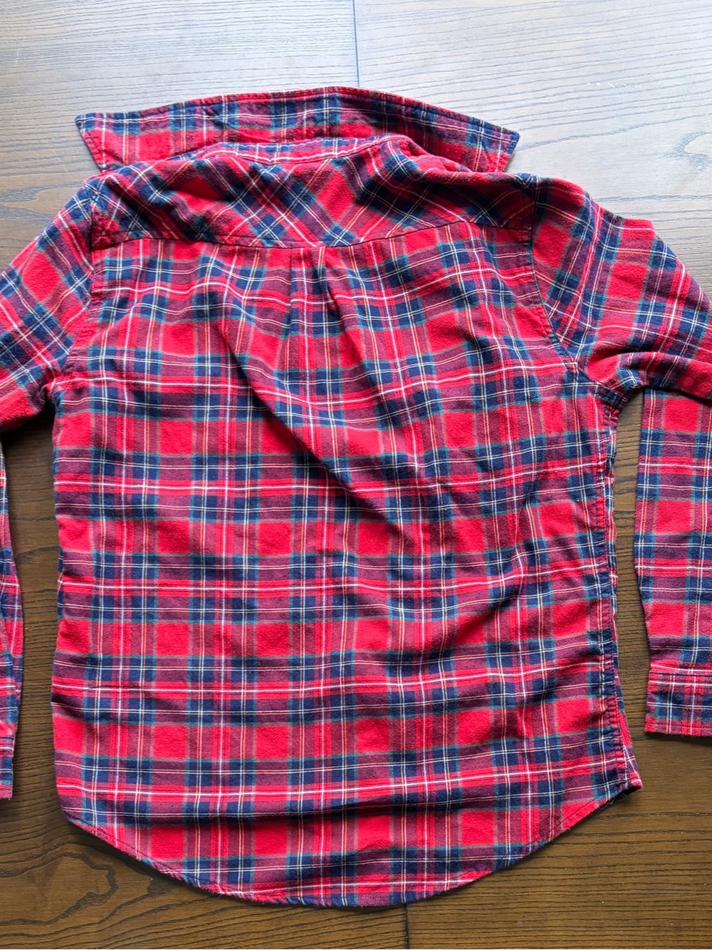 Original Weatherproof Women’s Red and Blue Plaid Button-Front Long Sleeve Shirt - Picture 2 of 8